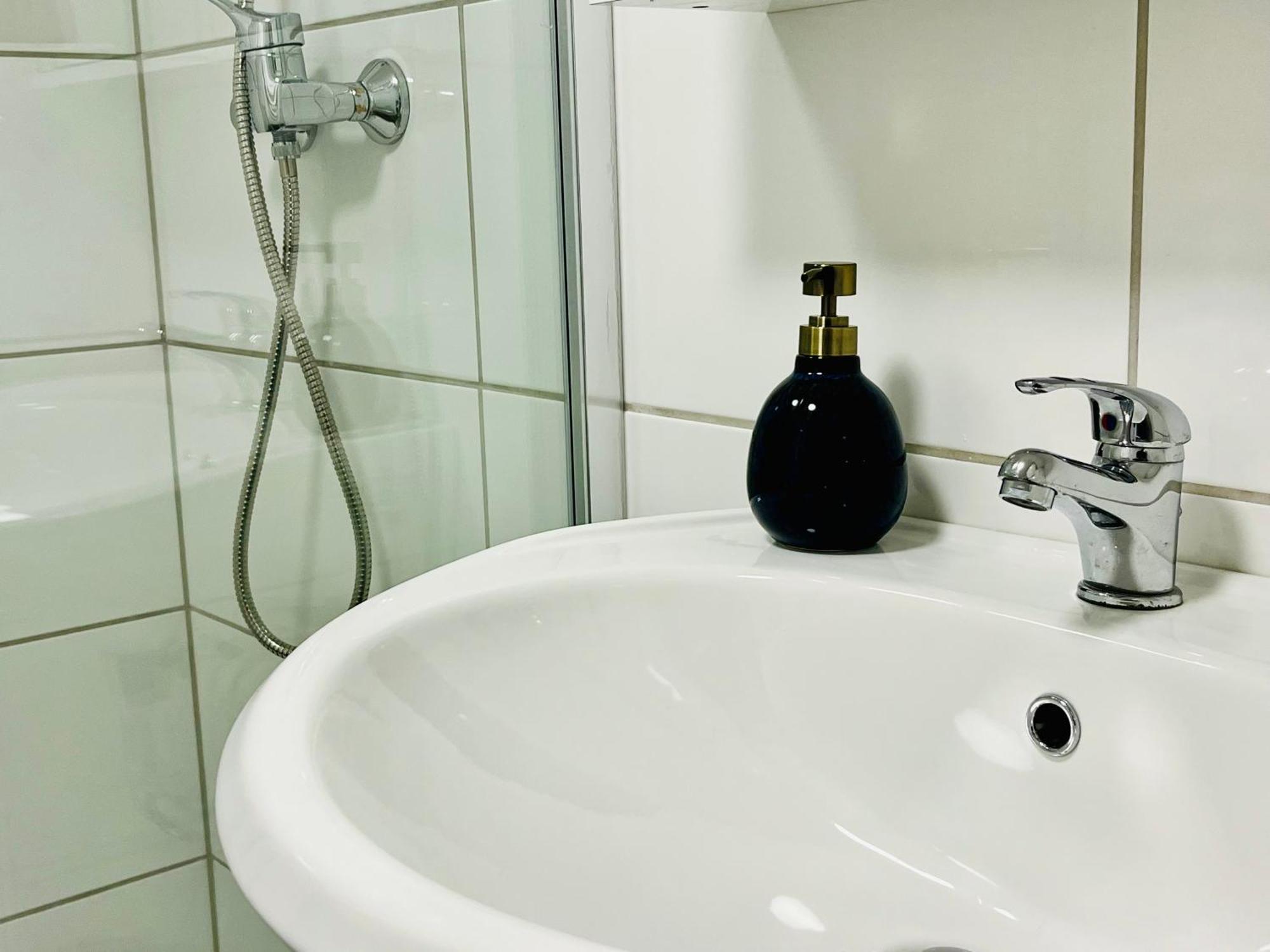 Aycatcherhomes - Top Lage I Zentral I Altstadt Marburg I Naehe Fluss Lahn I Wlan I Parterre Boutique Apartment Orion Bagian luar foto